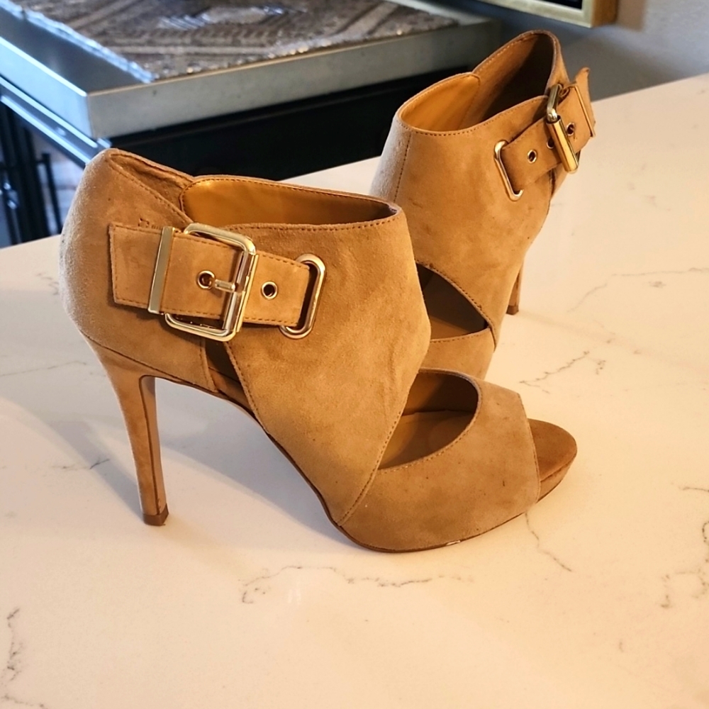 Nine West  camel suede  heels. 61/2